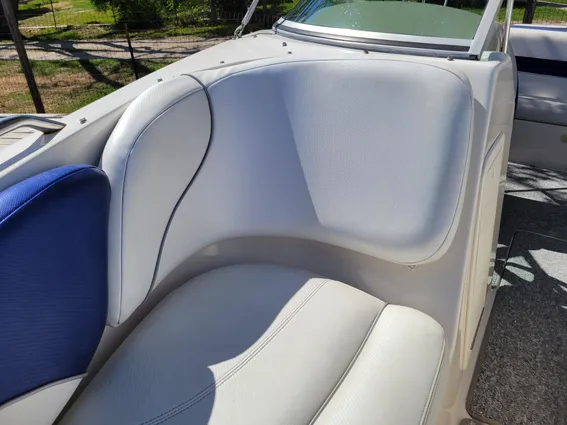 Rinker 212-CAPTIVA-BOWRIDER image