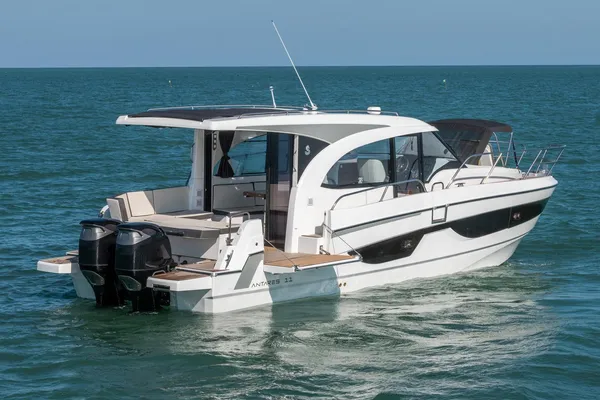 Beneteau ANTARES-11-COUPE image