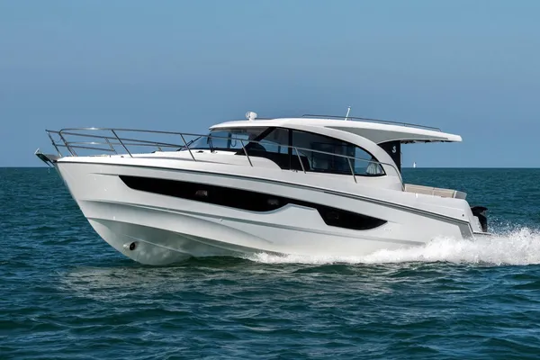 Beneteau ANTARES-11-COUPE image