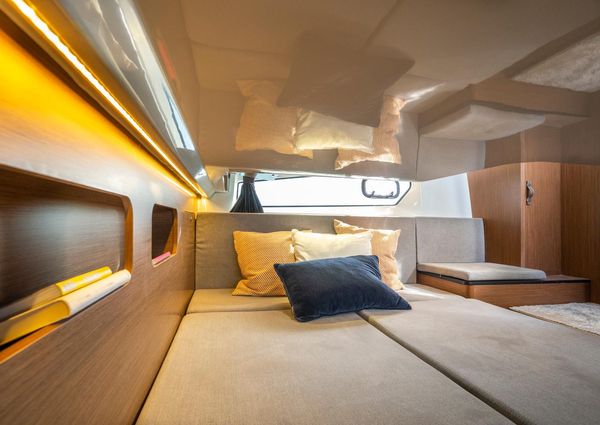 Beneteau ANTARES-11-COUPE image