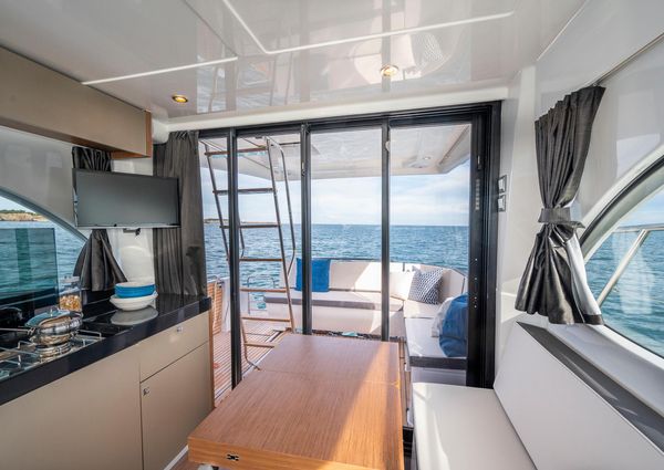 Beneteau ANTARES-11-COUPE image