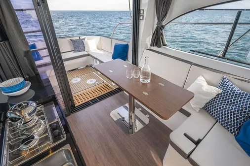 Beneteau ANTARES-11-COUPE image