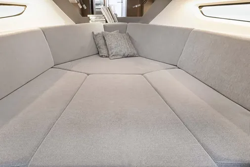 Beneteau FLYER-10-SPORT-TOP image