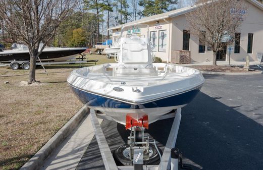 Skeeter SX230 Bay Boat Colbalt image