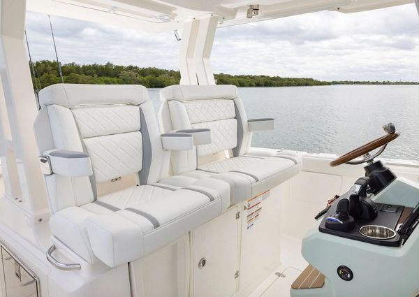 Pursuit S-328-SPORT image