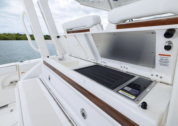 Pursuit S-328-SPORT image