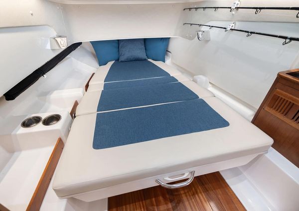 Pursuit S-328-SPORT image