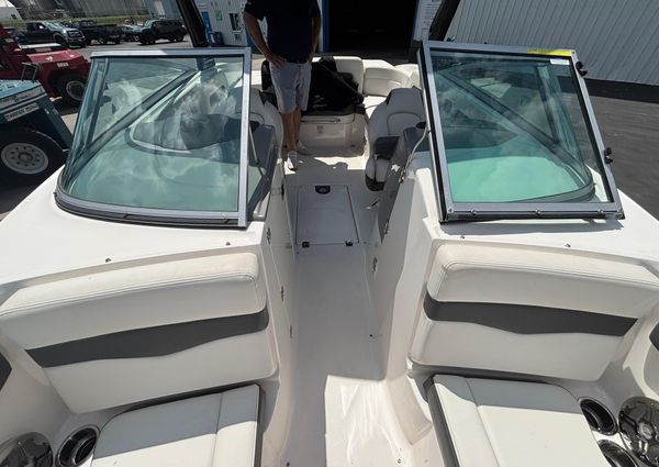 Chaparral 246-SXI image