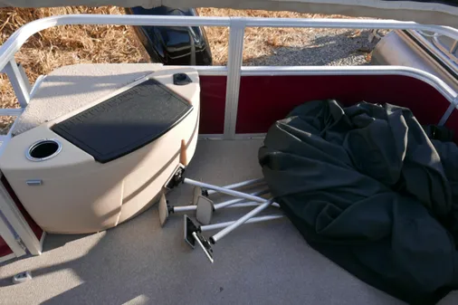 Sun-tracker FISH-N-BARGE-20 image