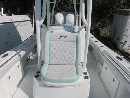 Yellowfin 26 Hybrid image
