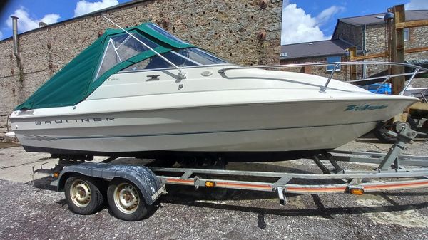 Bayliner 1952 Capri Cuddy