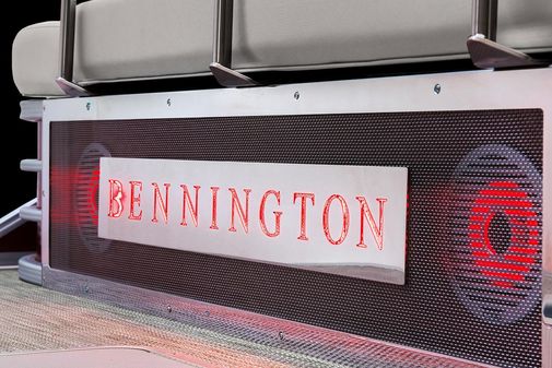 Bennington L-25-SWINGBACK image