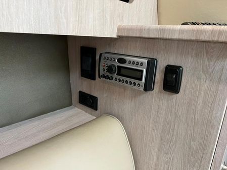 Cruisers Yachts 300 Cxi image
