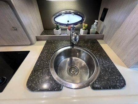 Cruisers Yachts 300 Cxi image