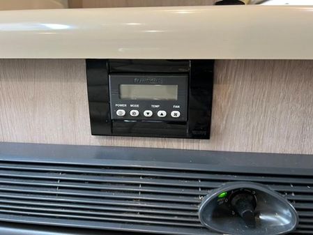 Cruisers Yachts 300 Cxi image
