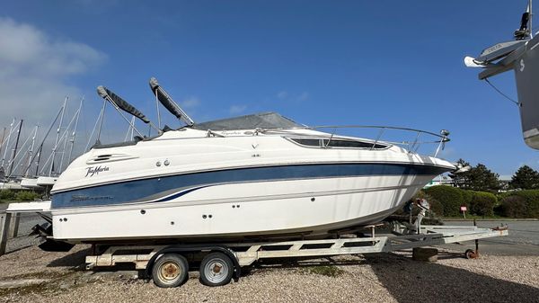 Chaparral 260 Signature