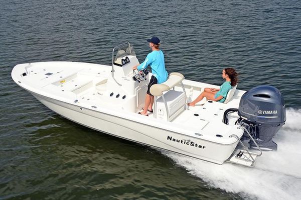 NauticStar 2200 Sport - main image