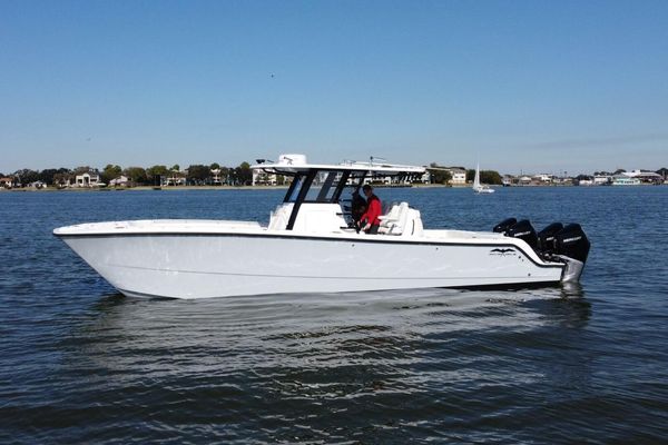 Invincible 35 Catamaran - main image