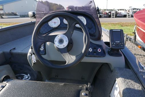 Tracker SUPER-GUIDE-V-16 image