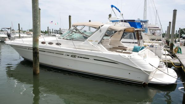 Sea Ray Express Cruiser