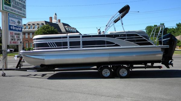 Bennington 23LFB
