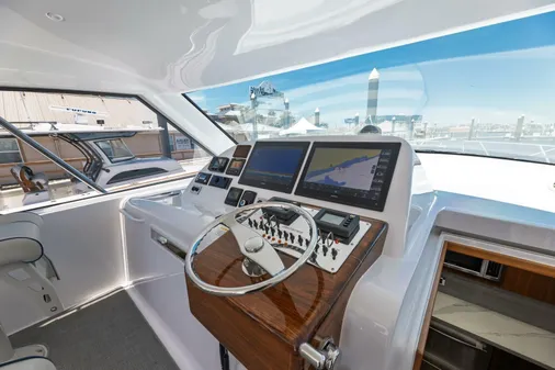 Hatteras GT45X Flybridge image