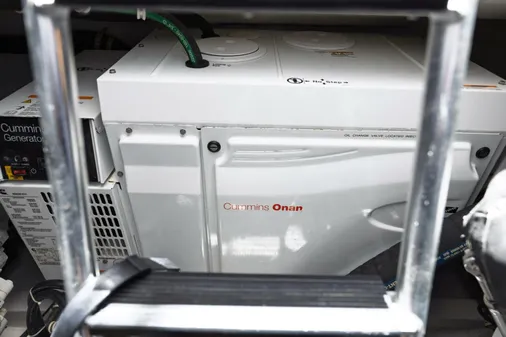 Hatteras GT45X Flybridge image