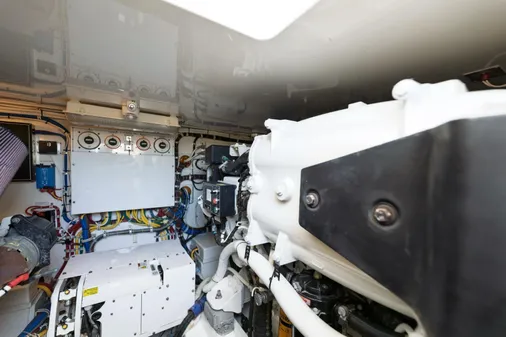 Hatteras GT45X Flybridge image