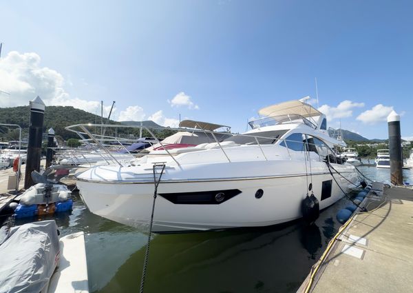 Azimut 55 image
