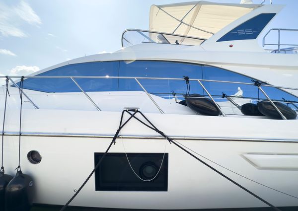 Azimut 55 image