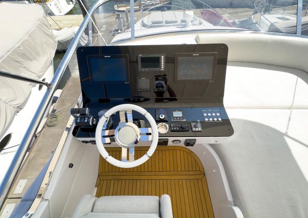 Azimut 55 image
