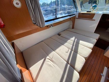 Beneteau Antares 8 image