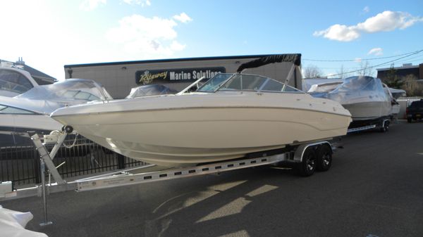 Rinker 272 Captiva
