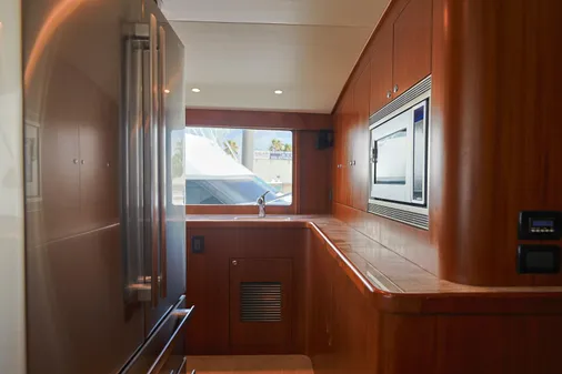 Blackwell 62 Convertible image