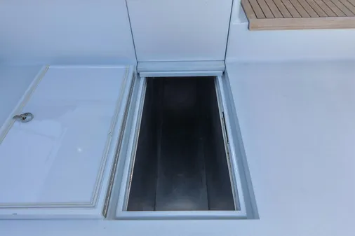 Blackwell 62 Convertible image