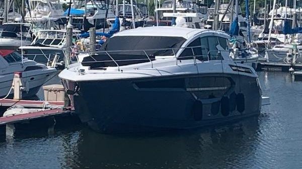 Cruisers Yachts 42 Cantius 