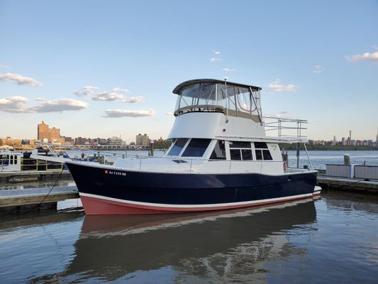Mainship 390 Trawler - main image