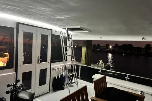 Hatteras 53 Motor Yacht Hard Top image