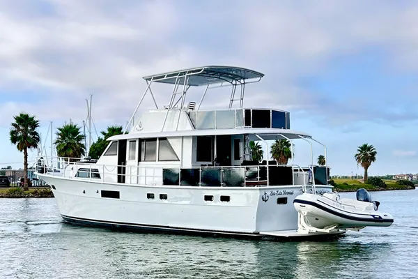 Hatteras 53 Motor Yacht Hard Top image