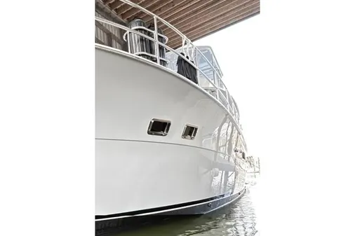Hatteras 53 Motor Yacht Hard Top image