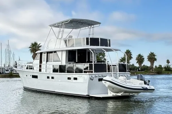 Hatteras 53 Motor Yacht Hard Top image