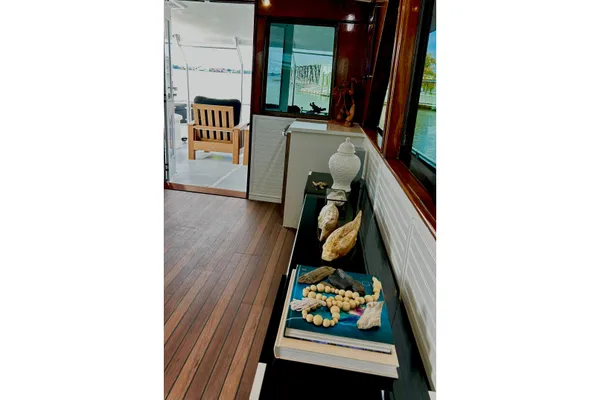 Hatteras 53 Motor Yacht Hard Top image