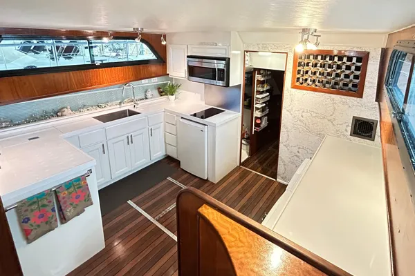 Hatteras 53 Motor Yacht Hard Top image