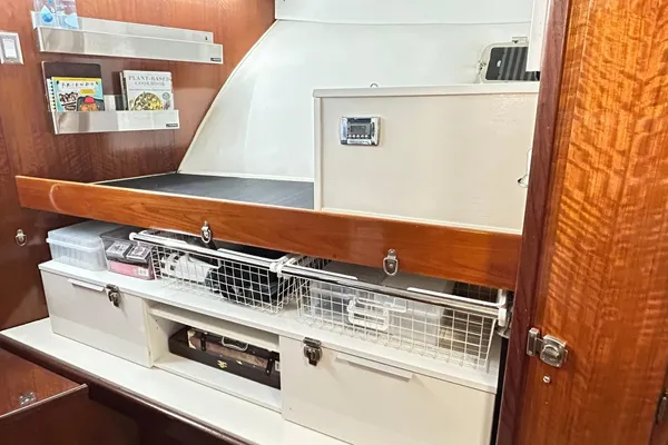 Hatteras 53 Motor Yacht Hard Top image