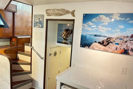 Hatteras 53 Motor Yacht Hard Top image