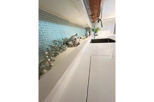 Hatteras 53 Motor Yacht Hard Top image