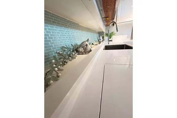 Hatteras 53 Motor Yacht Hard Top image