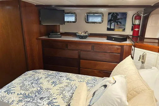 Hatteras 53 Motor Yacht Hard Top image