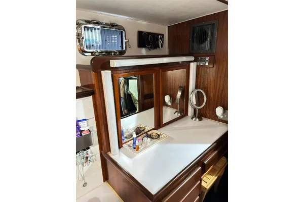 Hatteras 53 Motor Yacht Hard Top image