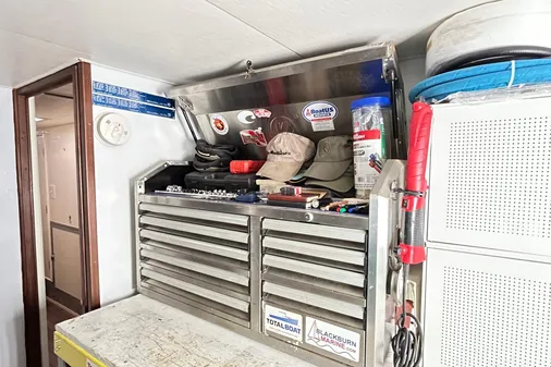 Hatteras 53 Motor Yacht Hard Top image